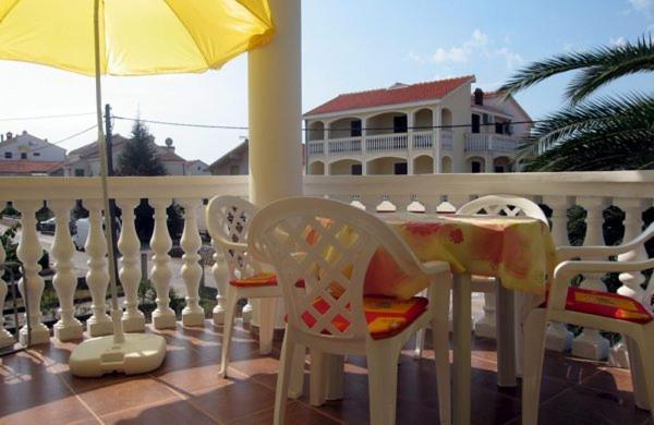 Villa Kata Apartments ซาดาร์ ภายนอก รูปภาพ