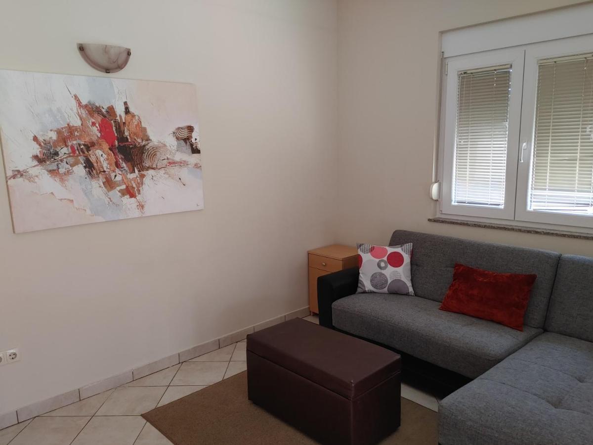 Villa Kata Apartments ซาดาร์ ภายนอก รูปภาพ